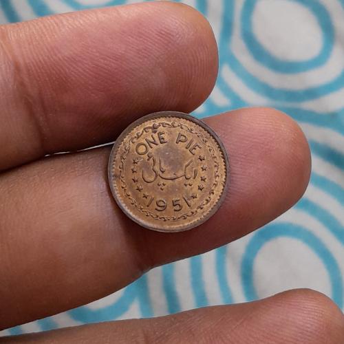 WITH FULL OF LUSTER ALMOST * UNC * CONDITION , PAKISTAN 1951 * ONE , 1 PIE , TEDDY PAISA COIN KM#11 * ORIGINAL PIE NOT RESTRIKE * Make Offer